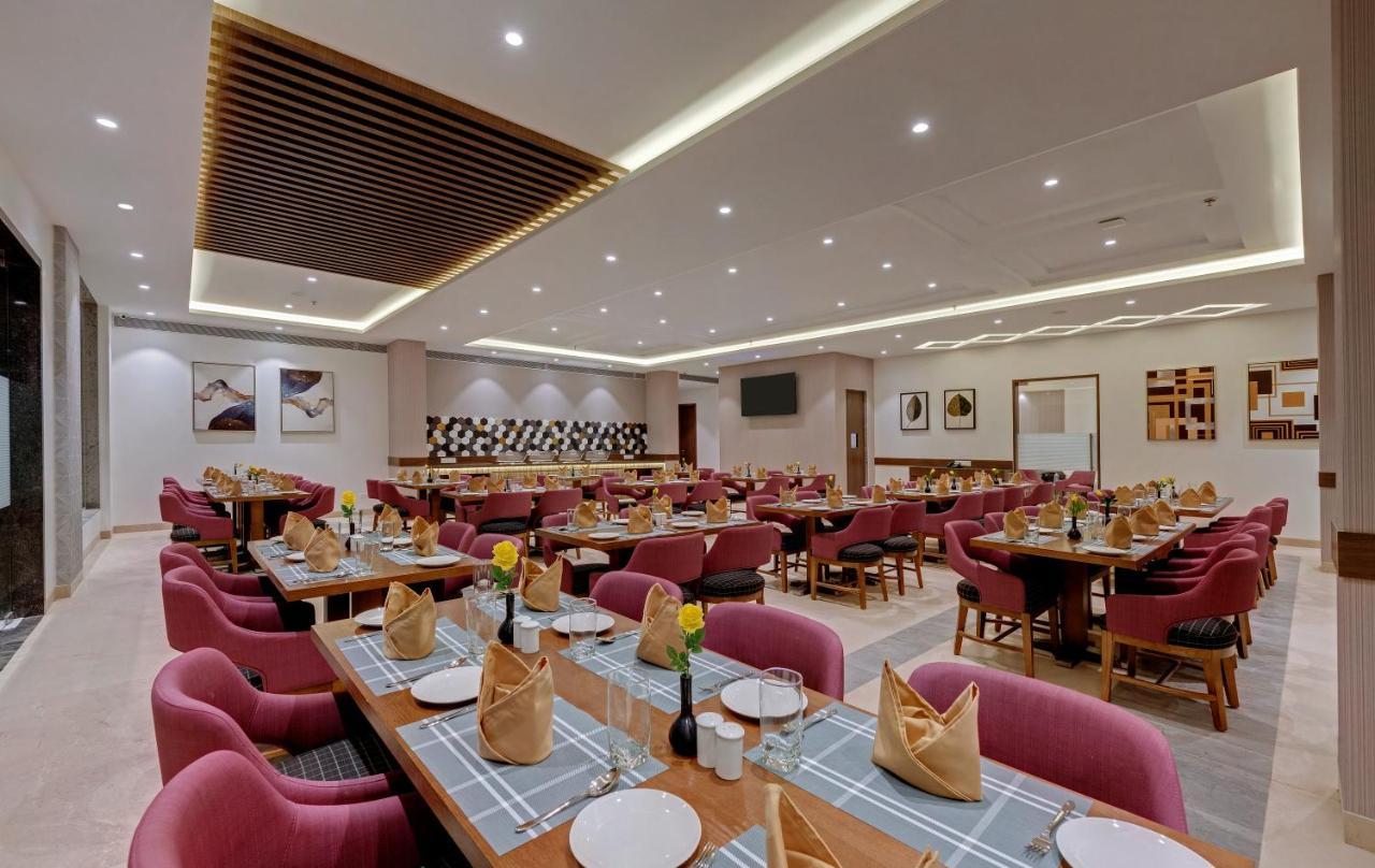 Click Hotel Aurangabad Екстериор снимка