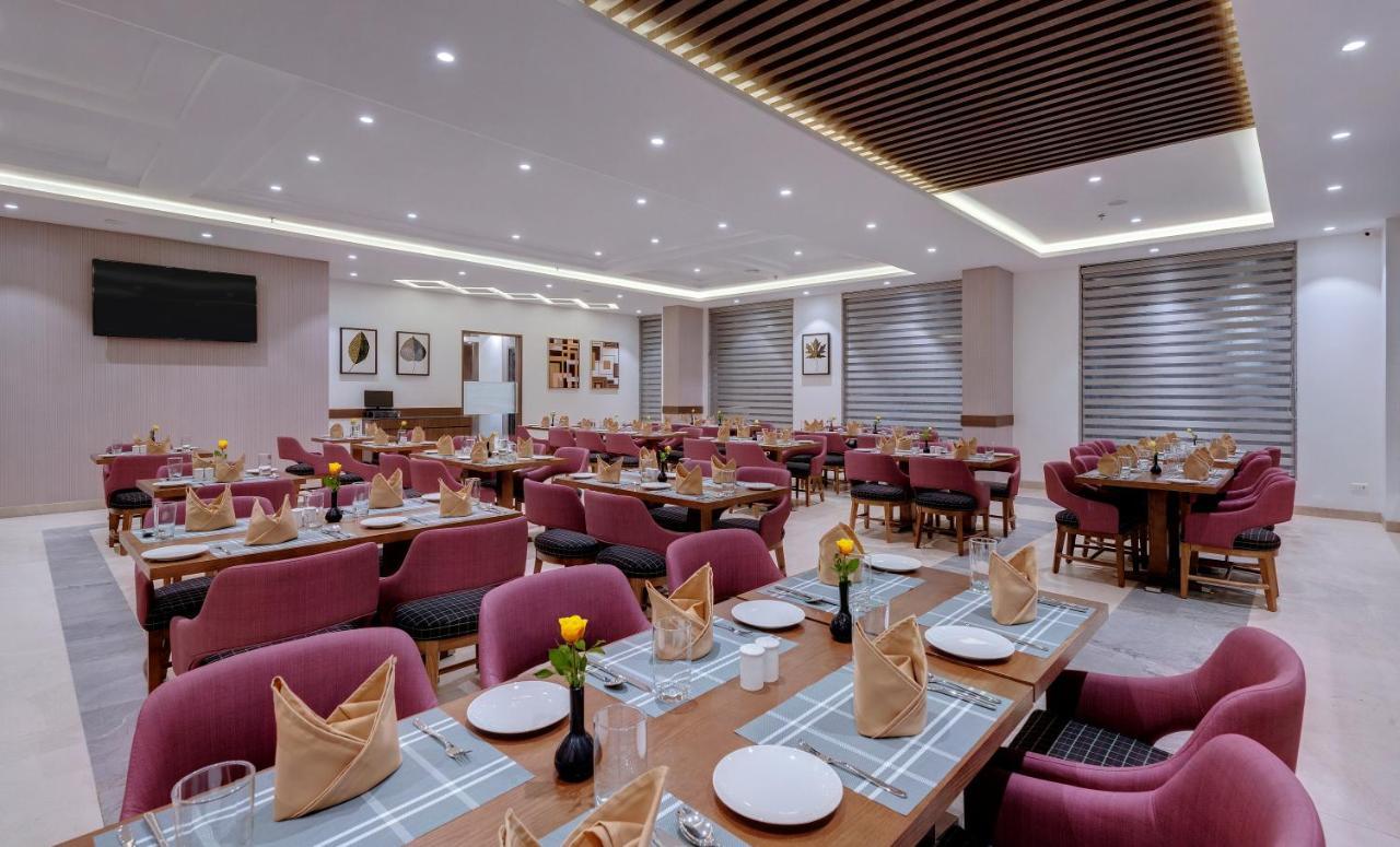 Click Hotel Aurangabad Екстериор снимка