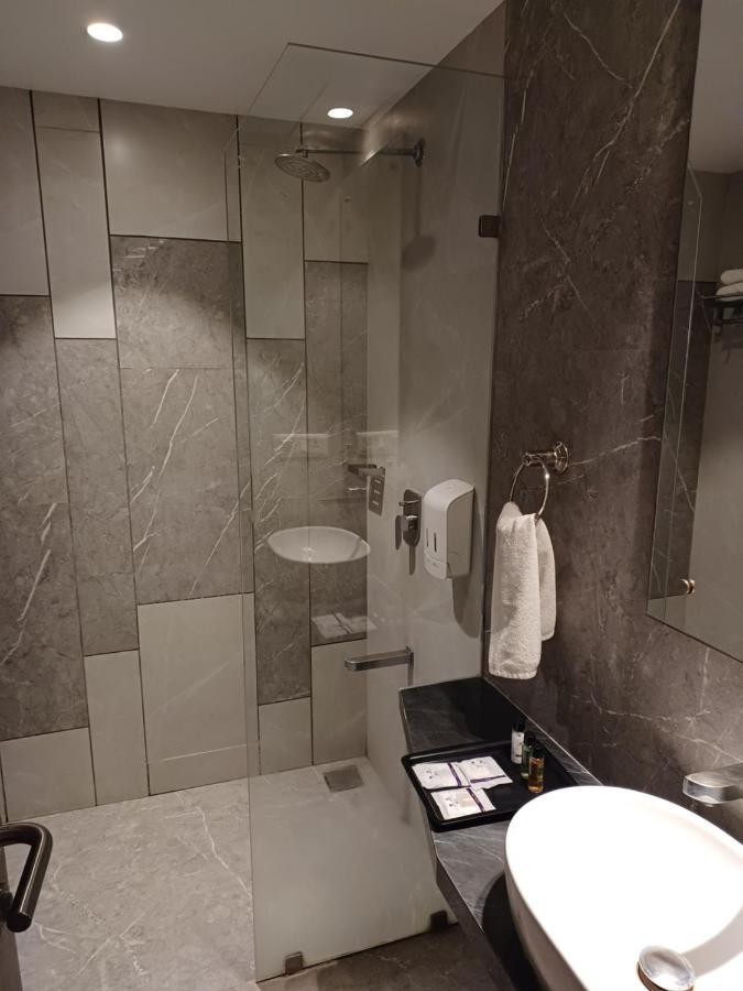 Click Hotel Aurangabad Екстериор снимка