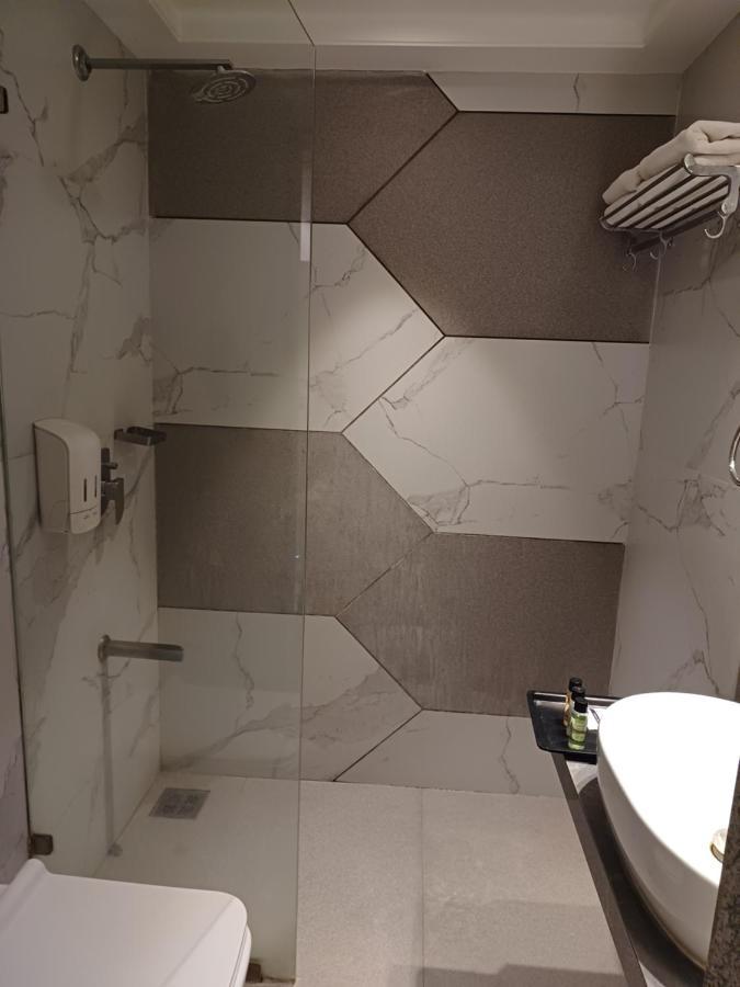 Click Hotel Aurangabad Екстериор снимка